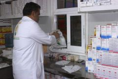 عيادات مركز الملك سلمان للإغاثة تقدم 3,503 وصفة طبية للاجئين السوريين في مخيم الزعتري