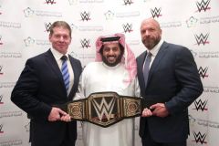 هيئة الرياضة توقع اتفاقية مع WWE لإقامة منافسات المصارعة حصرياً في المملكة لمدة 10 سنوات