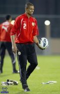 النصر يجدد تعاقد مدافعه البحريني حسين موسماً