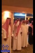 بالفيديو.. “سعودي” يضحي بزوجاته الأربع من أجل قبول هديته
