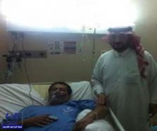 الدلم.. مدير مستشفى يرد على مخاوف كورونا بالتصوير مع مريض