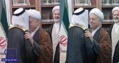 مطالب بإقالة “سفير المملكة بإيران” بعد تقبيل “رفسنجاني”.. والسفير يلتزم الصمت