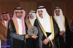 الأمير أحمد بن عبد العزيز يكرم موبايلي لشراكتها الاستراتيجية مع جمعية الزهايمر
