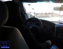 ضبط امرأة ثلاثينية تقود سيارة وهي برفقة زوجها