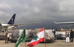 طائرة المساعدات السعودية الثالثة تصل إلى بيروت.. و”سلمان للإغاثة” يدعو للتبرع لمنكوبي الانفجار