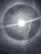 خبير فلكي يفسّر ظاهرة “هالة الشمس” التي ظهرت في سماء حفر الباطن