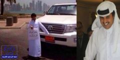 بالصورة..  لماذا أهدى أمير قطر سيارة تويوتا لاندكروزر لطفل سعودي؟
