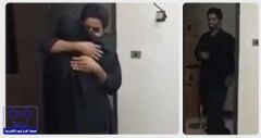 بالفيديو.. السعودي مُنشد “يا عاصب الراس وينك” يلتقي والدته بعد فراره من “داعش”