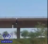 بالفيديو.. مواطن يوثّق انفصال فواصل جسر بالرياض.. و”النقل” تؤكد: الوضع غير مقلق