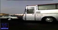 بالفيديو.. مواطنون يطاردون سائق باص متهورًا في جدة