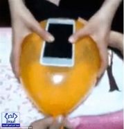 بالفيديو.. كيف تحول بالونا لغطاء يحمي هاتفك الذكي في 10 ثواني؟