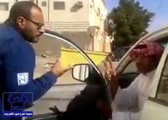 بالفيديو…مواطن “يحتجز” سيارة تابعة لـ”شركة الكهرباء”