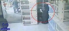 بالفيديو.. امرأة تسرق قطة باحترافية وكاميرا المراقبة تفضحها