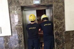 “الدفاع المدني”: 3 خطوات يتعين اتخاذها في حال الاحتجاز داخل المصعد