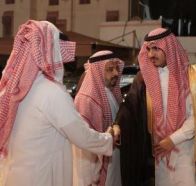 بالصور.. نائب أمير منطقة مكة يعزي ذوي محافظ رنية