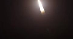 أمريكا تعلن نجاح اختبار صاروخ بالستي عابر للقارات يحمل 3 رؤوس حربية