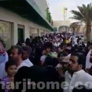 بالفيديو.. زحام وتدافع على فروع أحد المتاجر بعد حملة تخفيضات