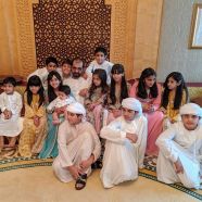 صور عائلية تجمع الشيخ محمد بن راشد مع أحفاده احتفالا بعيد الفطر