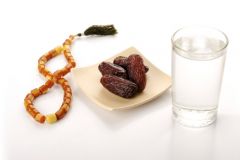 تعرَّف على طريقة المحافظة على السوائل داخل جسمك في نهار رمضان