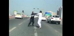 بالفيديو.. تكريم رجل أمن «سعودي» في الكويت بعد تعرضه للاعتداء