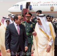 بالصور.. خادم الحرمين يستقبل الرئيس المصري لدى وصوله الرياض