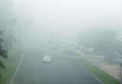 “الأرصاد” تحذّر من تدني الرؤية في عدد من المناطق صباح اليوم بسبب الضباب والغبار