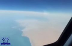 بالفيديو.. طيار سعودي على ارتفاع 40 ألف قدم يستمع إلى “شيلة”