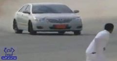 مفحط يصيب “مدير شرطة الدوادمي” وطفلته بأحد شوارع الرياض