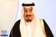 الأمير مقرن بن عبدالعزيز يبايع ولي العهد وولي ولي العهد
