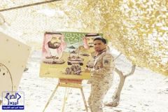 بالصور.. الجندي المسودي يجمع بين الخدمة العسكرية والموهبة الفنية