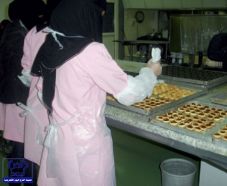 مصنع حلويات بجدة يتسبب ببتر ذراع موظفة سعودية من مفصل الكتف