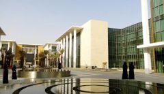 جامعة الأميرة نورة تنفي فتح باب القبول لغير السعوديات أو استقبال طلبات التسجيل يدوياً