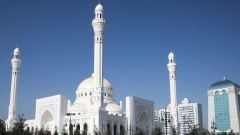 بالصور والفيديو.. افتتاح أكبر مسجد في أوروبا بالشيشان.. و”العيسى” يخطب الجمعة فيه