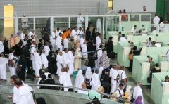 إطلاق حافلات مجانية لنقل “معتمري الداخل” من مطار جدة إلى المسجد الحرام