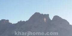 بالفيديو.. فلكي يرصد أشعة الشمس تدخل جبل بيضان بالطائف