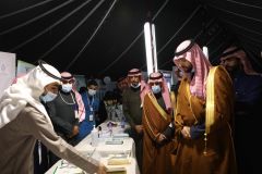 صاحب السمو الملكي الأمير محمد بن سلطان يزور #شتاء_الخرج ويشارك في فعاليات العرضة وركن الصقارين