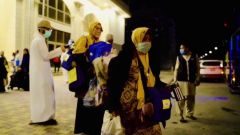 فيديو.. تفويج المعتمرين الإندونيسيين إلى مطار الملك عبد العزيز تمهيدا لعودتهم إلى بلادهم