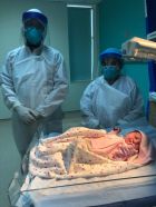الأم المصابة بالكورونا تضع وليدها سليماً بمستشفى الولادة بالخرج
