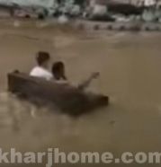 بالفيديو.. موقف طريف لشابين يحول شوارع الطائف إلى «نهر»