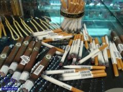 بالصور.. التجارة تصادر أقلاماً على شكل سجائر في مكة المكرمة