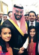 طفلتان سعوديتان تهديان ولي ولي العهد نشيد «بابا سلمان»