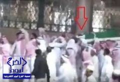 بالفيديو.. تشييع جنازة الشيخ معاذ التركي مكشوف الوجه بعد وفاته محرماً