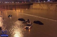 “النقل”: تجمعات الأمطار بطرق الرياض جاءت من الأحياء المجاورة.. والمشكلة ستتكرر