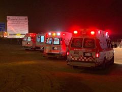 بالصور.. حـادث مأساوي يُخلّف حالتي وفاة ويصيب 15 آخرين على طريق الرياض- سدير