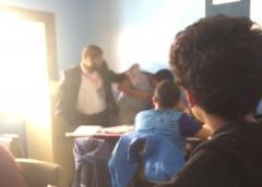 بعد تداول فيديو.. أمير عسير يوجّه بالتحقيق الفوري بشأن واقعة اعتداء معلم على أحد الطلاب بأبها