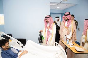 سمو محافظ الخرج يعايد المنومين بمستشفى الملك خالد بالمحافظة