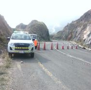بالفيديو.. لحظة انهيار صخري كبير في طريق جبل صماد ببلغازي
