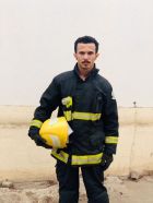 منقذ عائلة حي مشرفة من الحريق يروي تفاصيل الموقف البطولي وقصة صورته التي انتشرت على مواقع التواصل