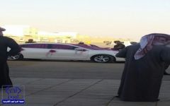 بالصورة.. عريس يترك عروسه ويذهب بسيارة الزفاف ليصوت لشقيقه المرشح بتبوك