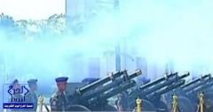 بالفيديو.. المدفعية تطلق 21 طلقة ترحيبًا بالملك سلمان في قصر الاتحادية